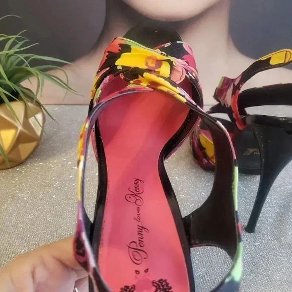 Penny Loves Kenny Bright Floral Heels - Picture 5 of 10